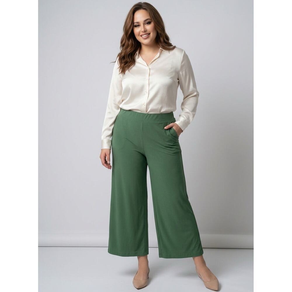 Torrid Cropped Wide Leg Pull On Forest Green Pants 1X Party Work Dressy Stretch